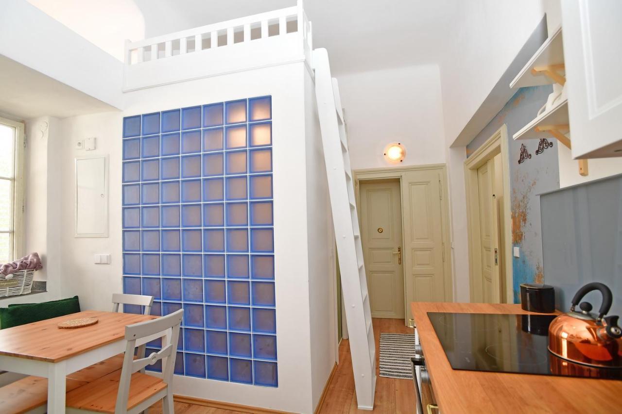 Lovely Little Cosy Apt In Prag Eksteriør billede